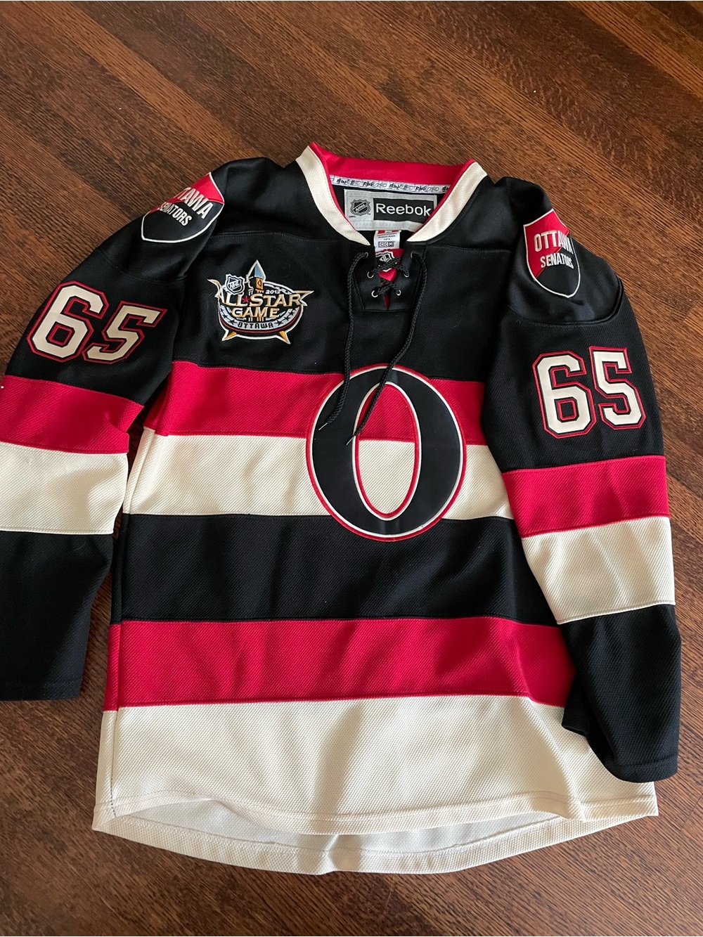 Reebok Kids Ottawa Senators Black Red and White Hockey Jersey Size 48/medium